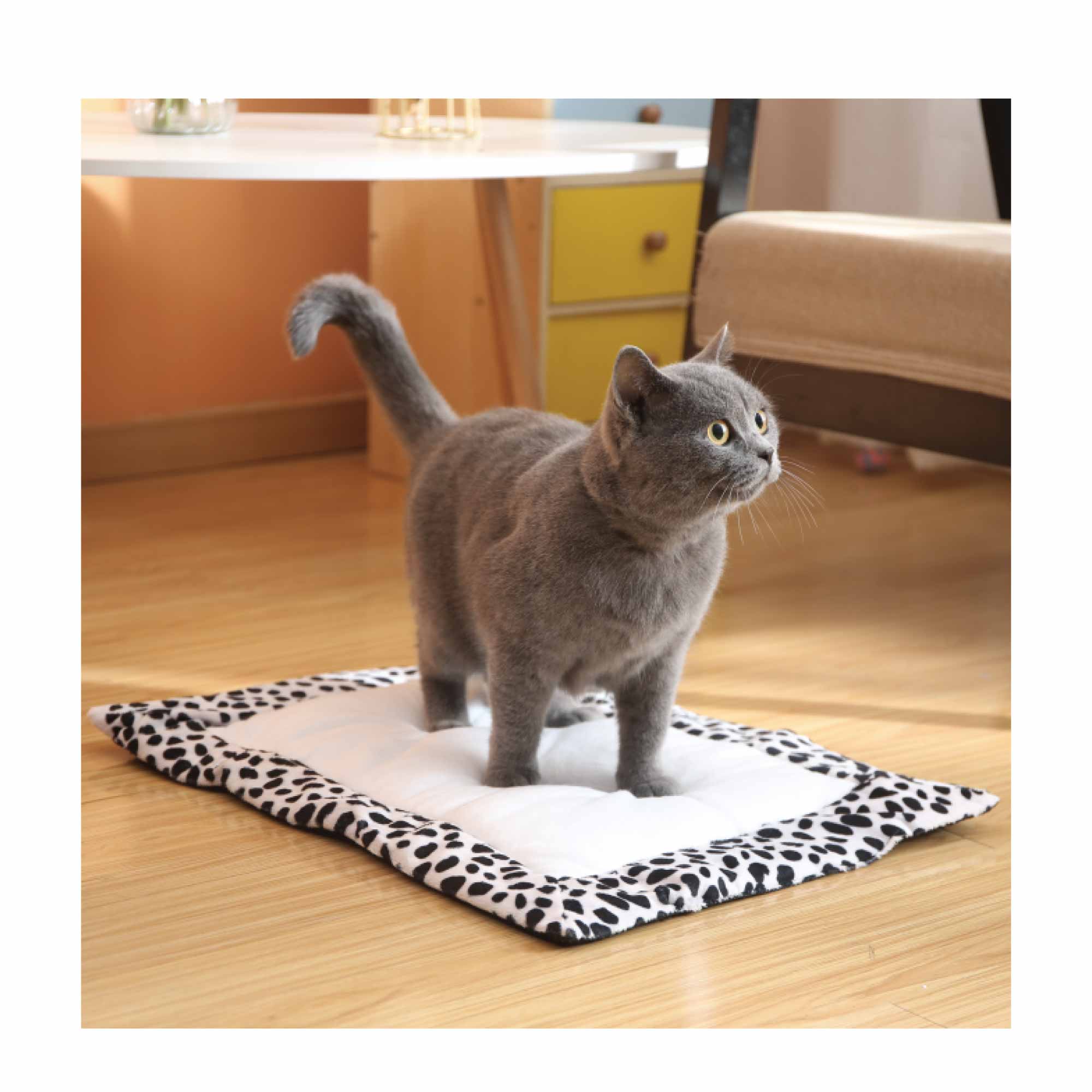 Cat Cozy Pad Heating Mat Self Warming Bed Pet Cushion Anti Slip Base 55 x 40cm-1