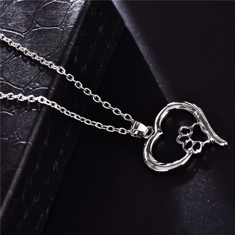 Peach Heart Animal Footprints Simple And Versatile Short Clavicle Chain