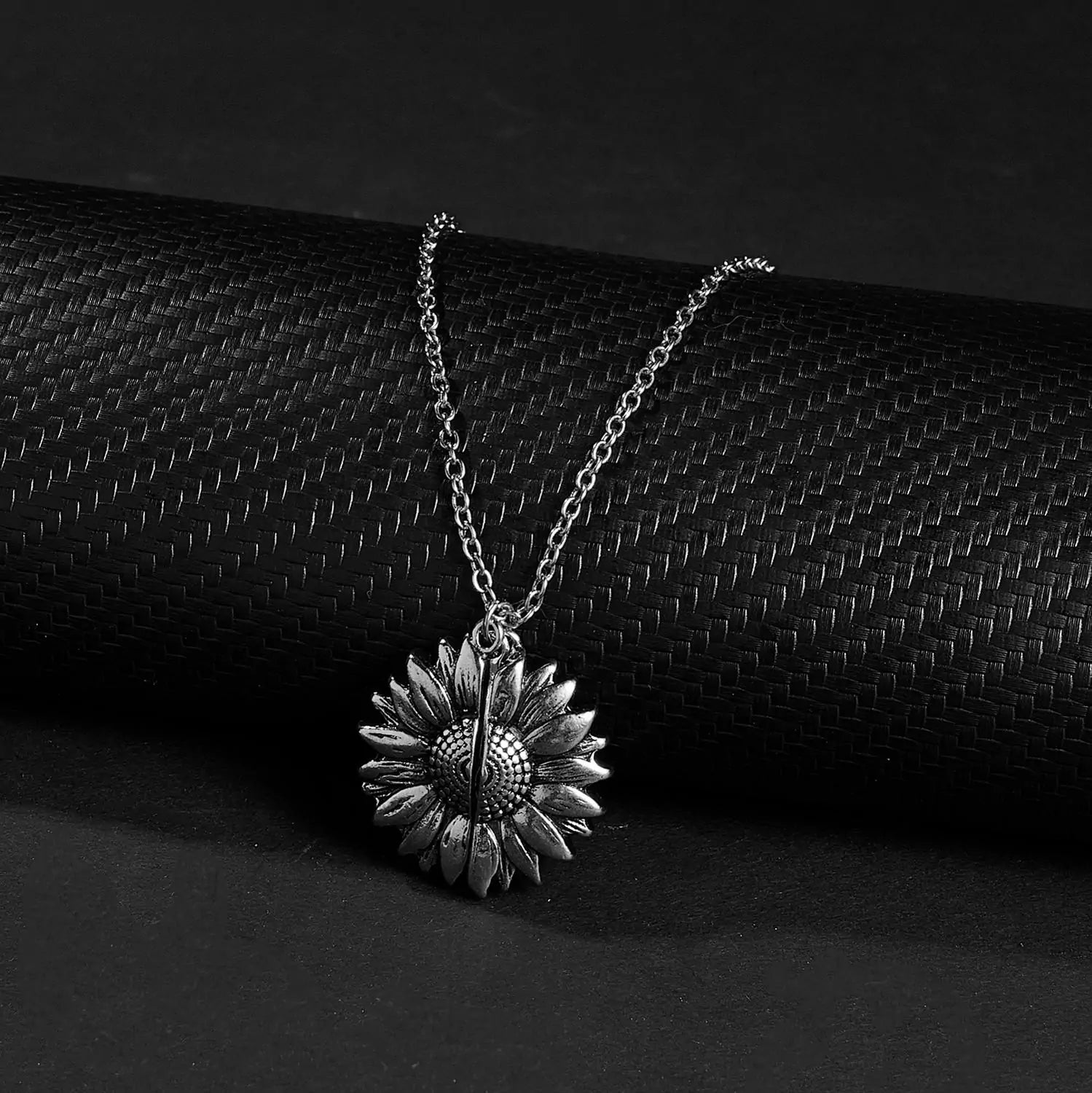 Trendy Sunflower Double-layer Engraved Pendant Necklaces