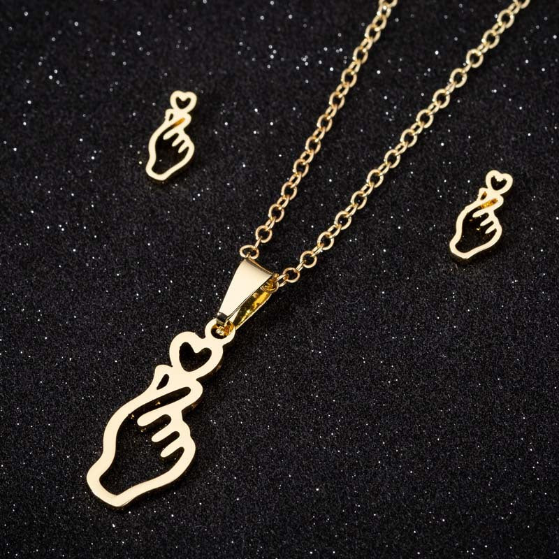 Hand Kneading Heart Stud Necklace Set